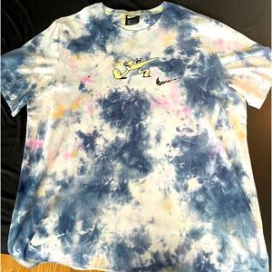 BRAND NEW NIKE SHIRT NEVER WORN!